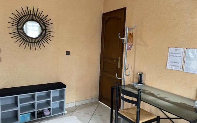 Studio indépendant chez l'habitant