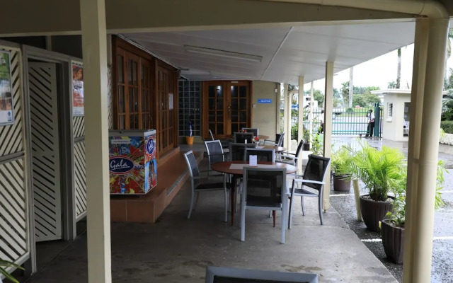 Huon Gulf Hotel & Apartments