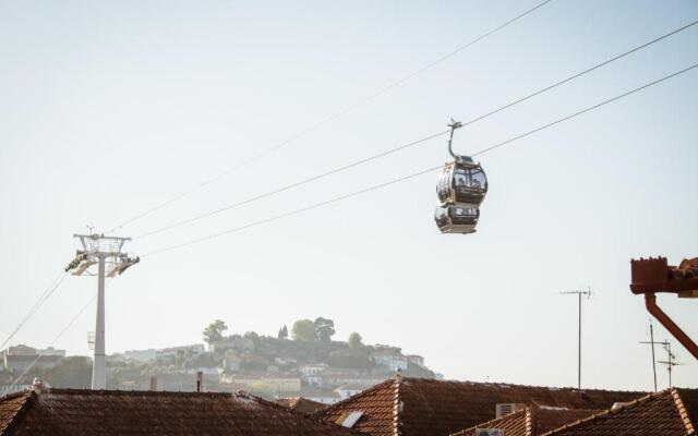 Porto Views & Wines by Porto City Hosts