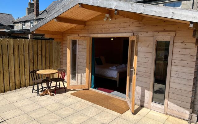 The Three Wheat Heads