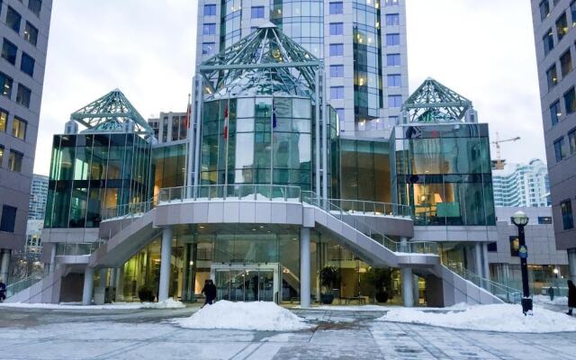 Trendy Modern 1 Bedroom Flat In The Heart Of Downtown