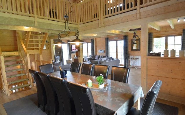 Sumptuous Chalet in Septon with Sauna & Hot Tub