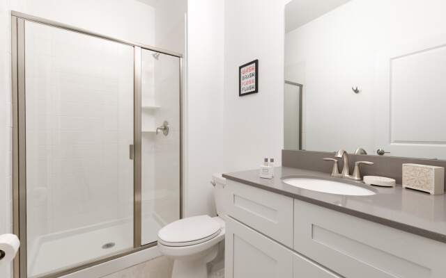 Chic townhouse with private pool near Disney