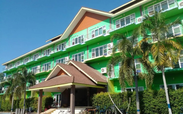 Saensukkho Green Hotel & Resort