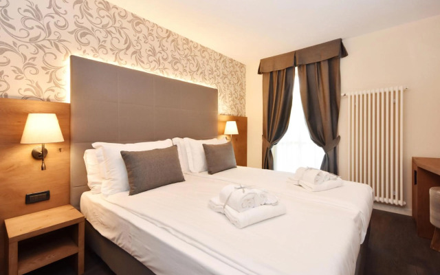 X Alp Hotel