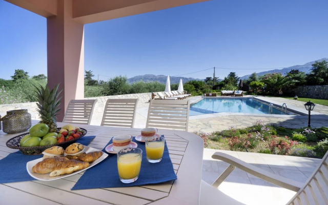 Private Polished Mansion w Private Pool Jacuzzi
