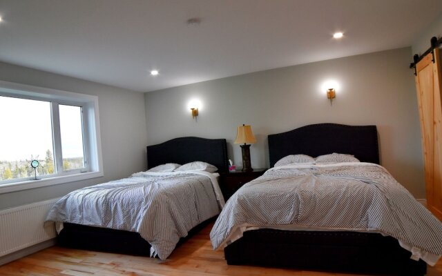Aurora Deluxe Vacation Guest House