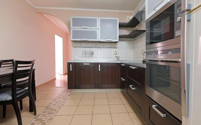 Vgosti на улице Алексеева 22