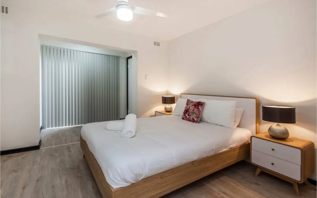 Convenient 1BR Apartment Close to Foreshore & Cbd – Guest Rooms – Perth
