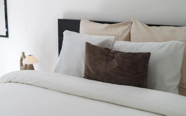 Central Ghent Stylish 1BR&1LR Apt WIFI