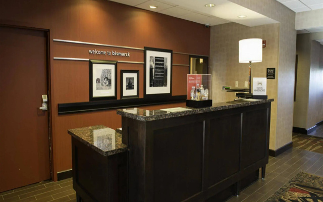 Hampton Inn & Suites Bismarck Northwest