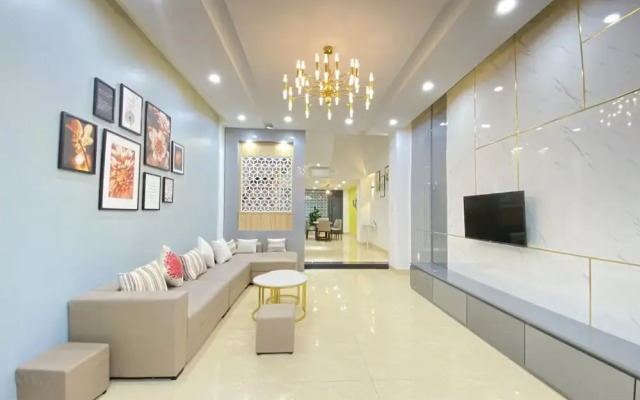 N to M House