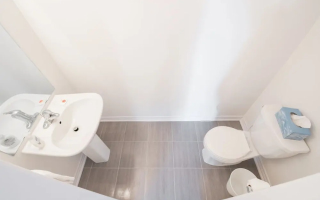 Extravagant Brand New Town House