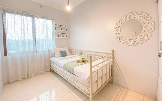 Gorgeous 2Br At Grand Setiabudi Apartment