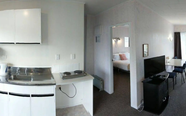 Roselands Motel