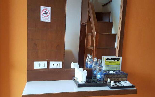 First & Frang Hotel