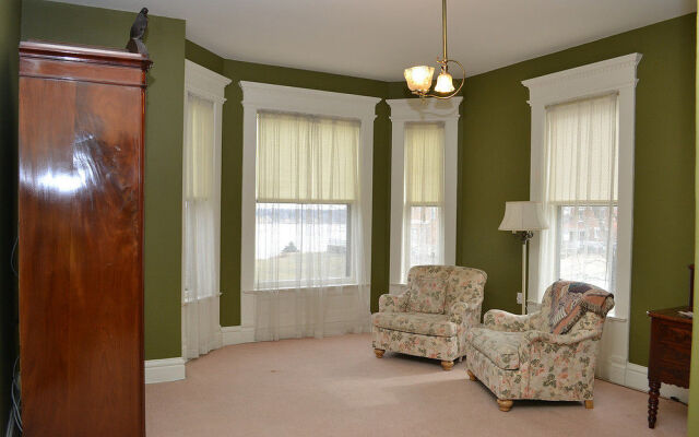 The Grand Anne Bed & Breakfast
