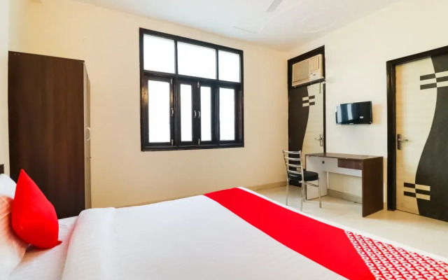 OYO Flagship 80101 Mohit Plaza