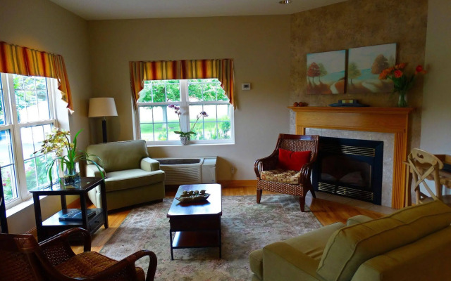 Amsterdam Inn & Suites Sussex