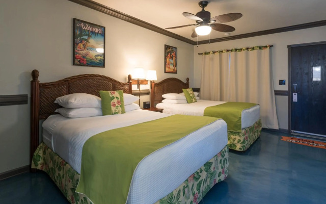 Caliente Tropics Hotel