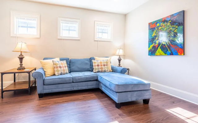 Villa Lago 1975 S2G 4BR 4BA 10