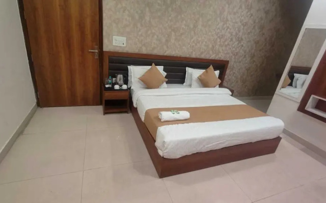 Hotel the classic inn noida sec 70
