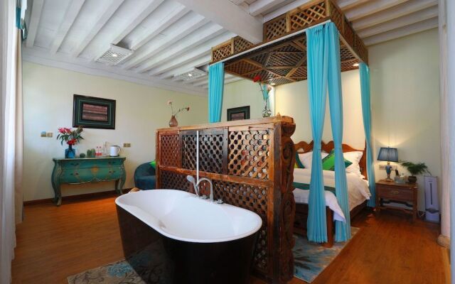 Hua Linglong Courtyard Inn