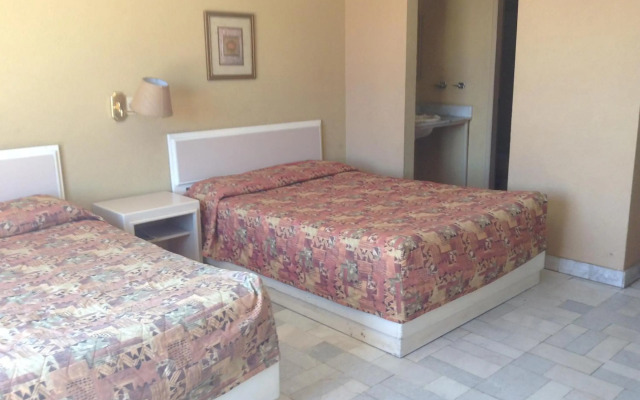 Los Jitos Hotel & Suites