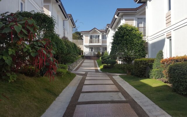 2 Bedroom Villa by AP at Tagaytay Hampton Villa