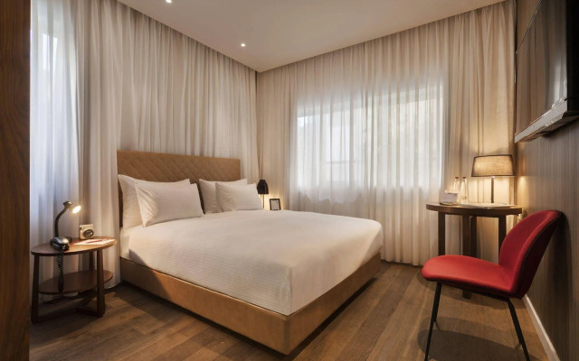 Jacob Shenkin Hotel