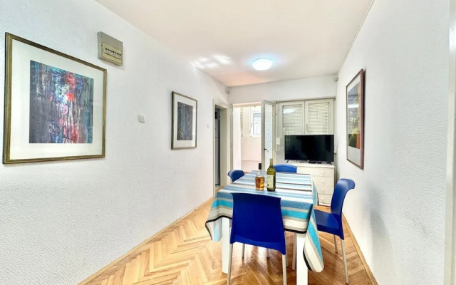 Two Bedroom Apt near Slovenska Beach