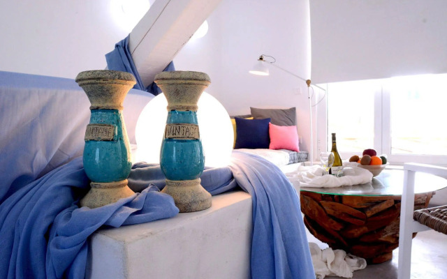 Kouros Home Hotel