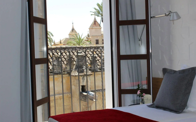 Hotel Boutique Caireles