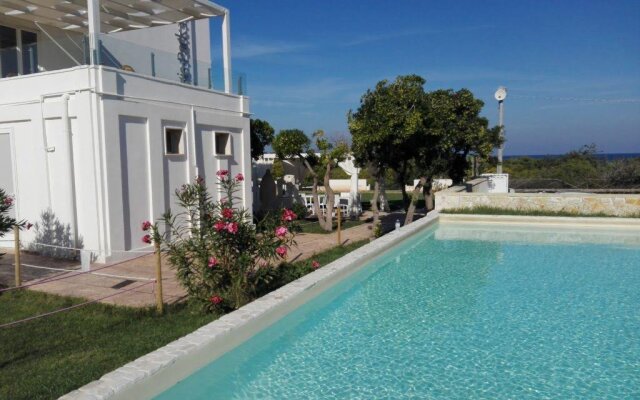 Oasis Park Hotel