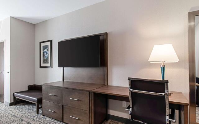 Comfort Suites Grove City Columbus South
