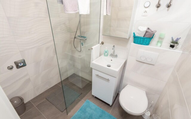 Beautiful Apartment in Lovran With Wifi and 2 Bedrooms