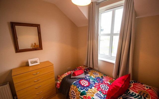 Modern Central Three Bedroom House