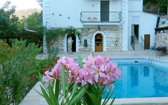 Maviay Hotel