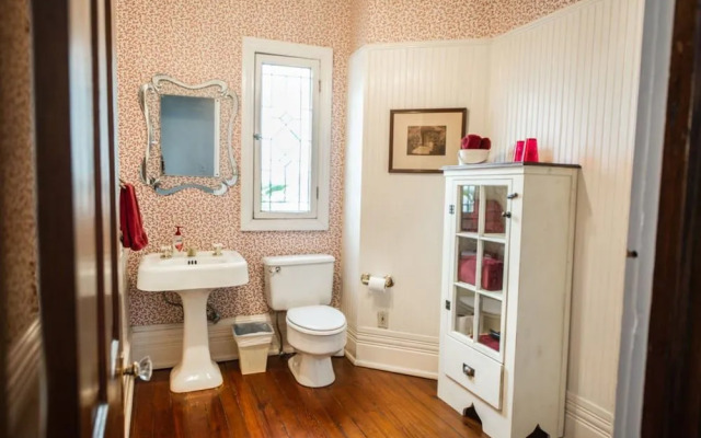 Sugar Magnolia Bed & Breakfast