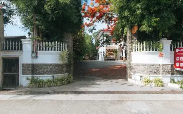 RedDoorz @ Casa Rafaelle Transient Ilocos Sur