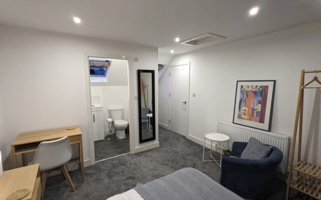 Beautiful and Spacious 4 Bedroom Home Armley Leeds