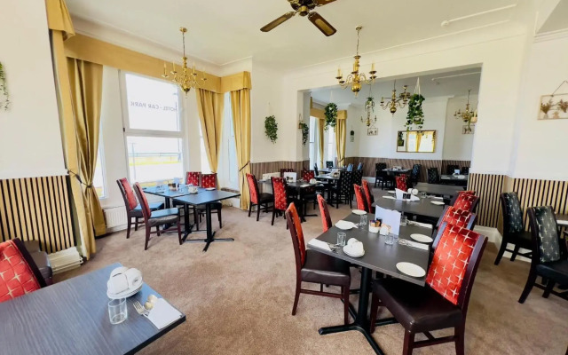 Four Oaks Hotel