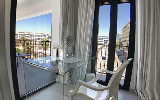 Contemporary 1 Bedroom Apt Puerto Banus