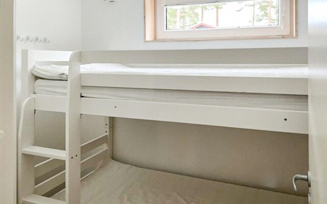 Awesome Home in Löttorp With 5 Bedrooms