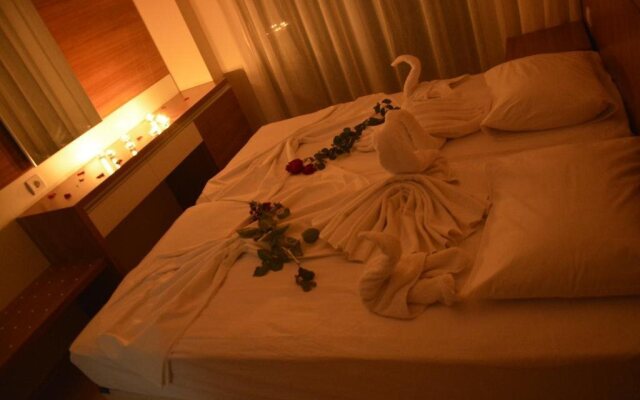 Side Palace Hotel