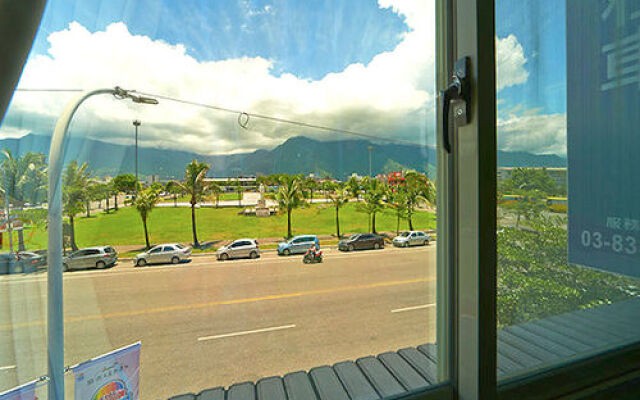 Hualien Train Station Backpackers Hostel