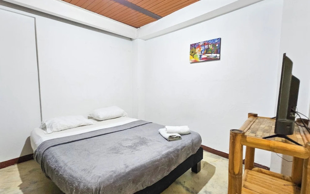 La Mercedes Lite Hostal By MH