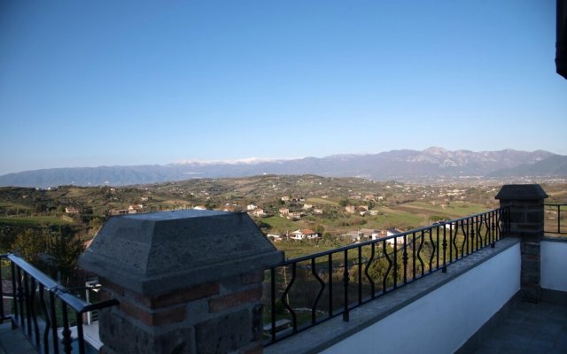 House With 3 Bedrooms In Bosco Di Caiazzo With Wonderful Mountain View Shared Pool Enclosed Garden