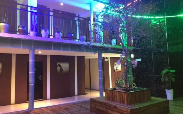 Xiandai Huayuan Hotel