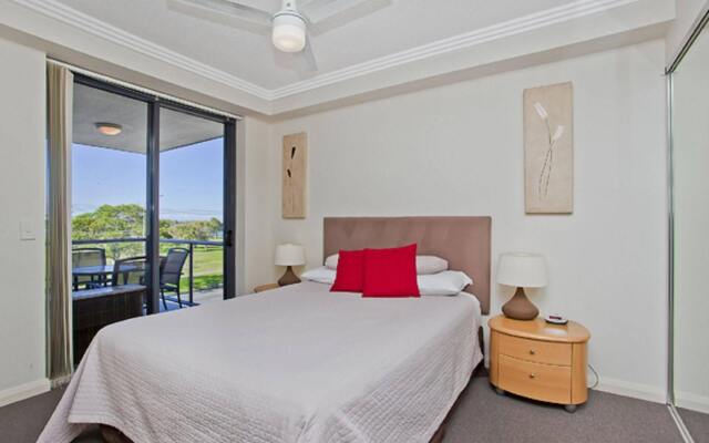 Aqualine Apartments on the Broadwater